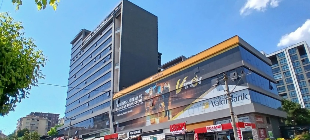 FSM 1453 Plazada Satılık Manzaralı Geniş Lüks Ofis